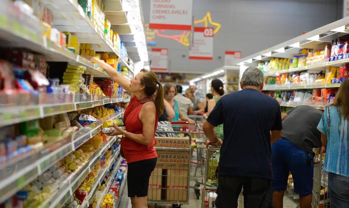O levantamento reuniu dados de 93 pa&iacute;ses e confirmou que o aumento do consumo de ultraprocessados &eacute; uma tend&ecirc;ncia mundial