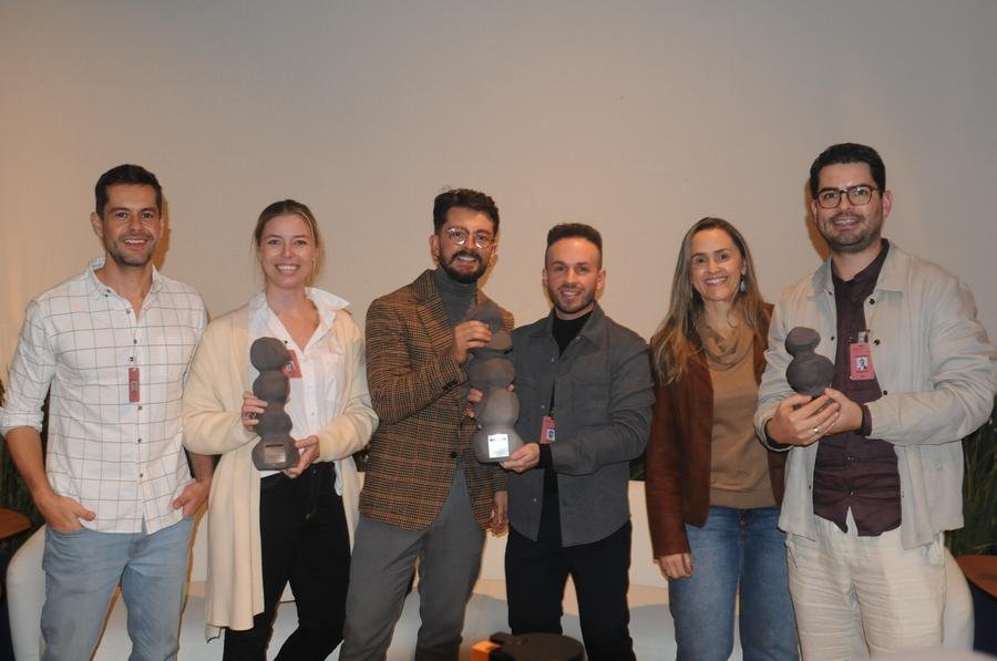 Em parceria com o Correio do Povo, o pr&ecirc;mio reconheceu os projetos mais votados pelo p&uacute;blico, em uma homenagem a todos os criadores do elenco CasaCor RS 2025