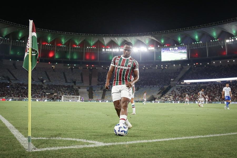 Arias vai trocar o Fluminense pelo Wolverhampton