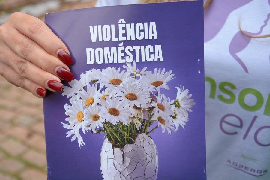 Mais de 100 mil mulheres, v&iacute;timas de viol&ecirc;ncia dom&eacute;stica, declararam j&aacute; ter sofrido ao menos um epis&oacute;dio de viol&ecirc;ncia anteriormente