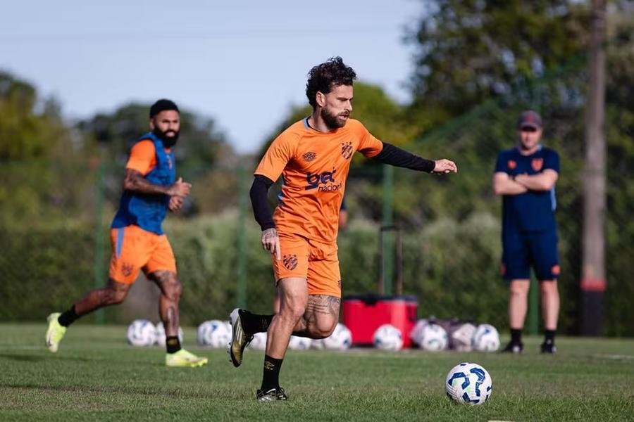 Lucas Lima retorna ao time contra o Gr&ecirc;mio