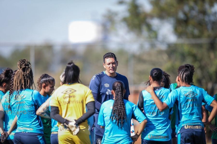 Mosqueteiras estrearam com vit&oacute;ria por 4 a 0 diante do Brasil de Farroupilha