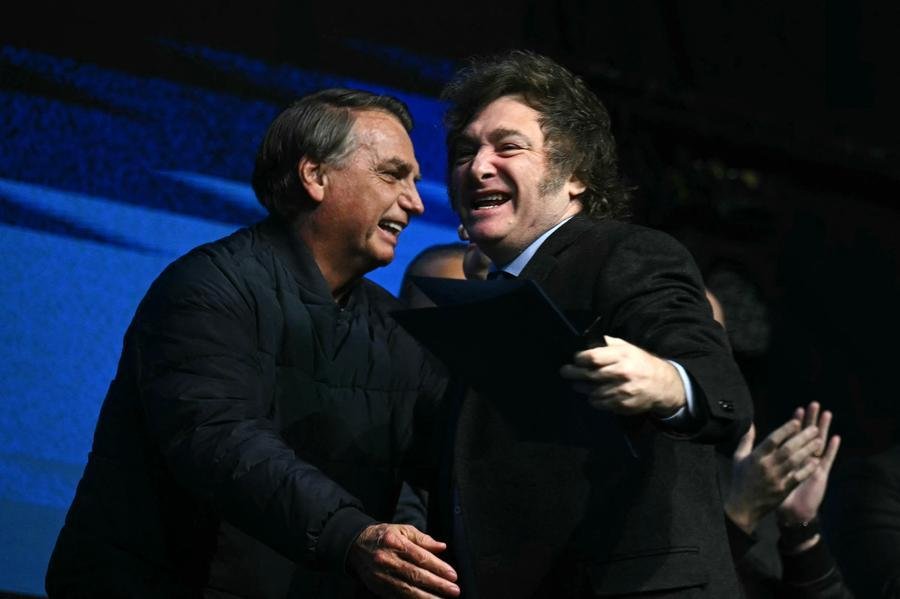 Minuta encontrada no celular de Jair Bolsonaro era endere&ccedil;ada ao presidente argentino Javier Milei