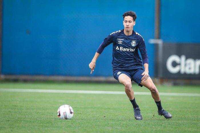 Gabriel Silva foi lan&ccedil;ado no profissional em 2022