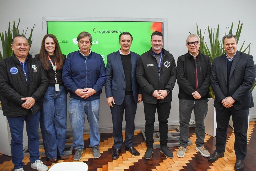 Lan&ccedil;amento reuniu autoridades na Prefeitura de Esteio