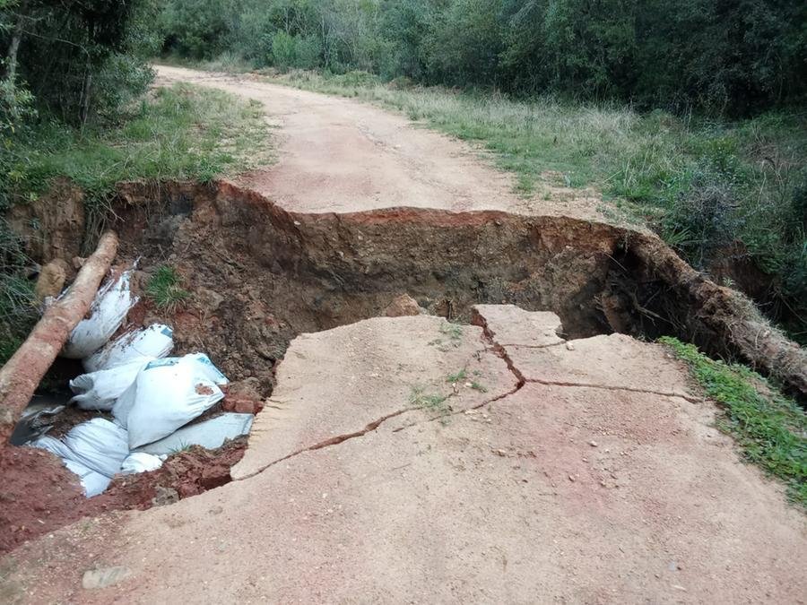 V&aacute;rias estradas na zona rural de Piratini  est&atilde;o sem acesso