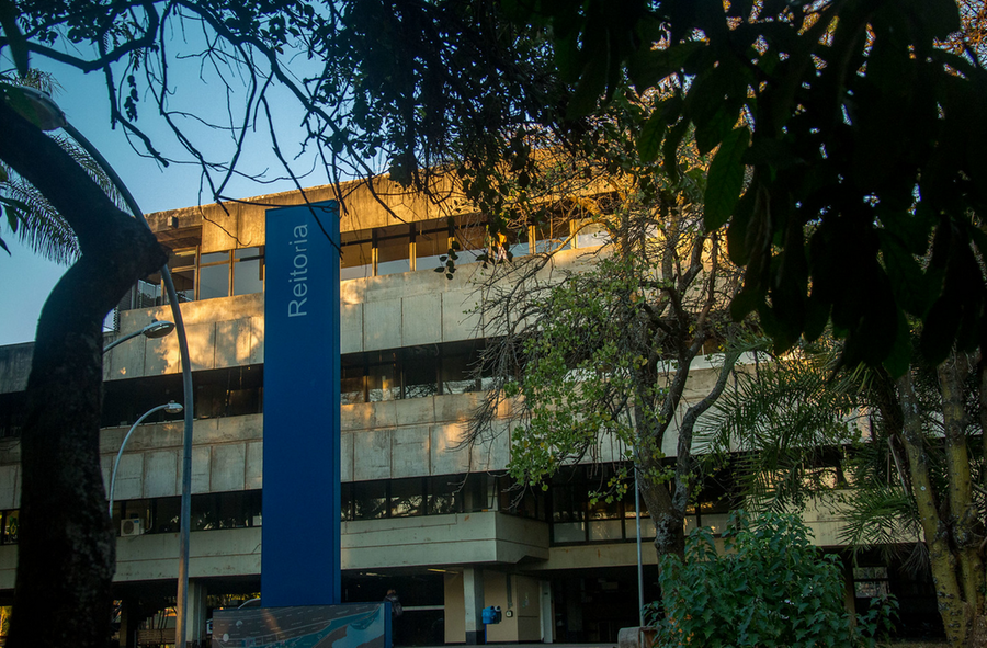 Reitoria divulgou decis&atilde;o nesta sexta