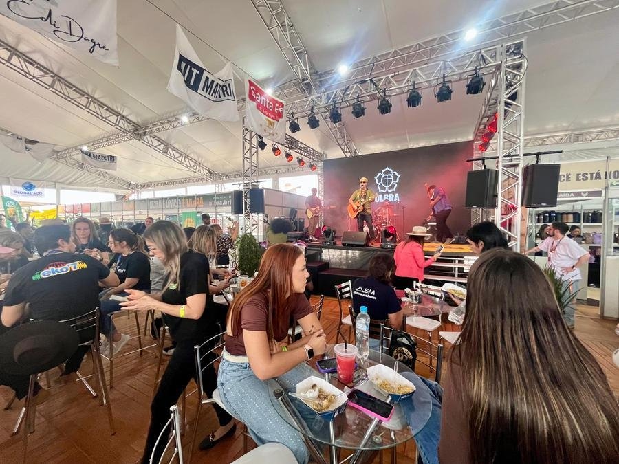 Ulbra tem atra&ccedil;&otilde;es culturais e gastronomia no espa&ccedil;o Lounge Brasa e Prosa