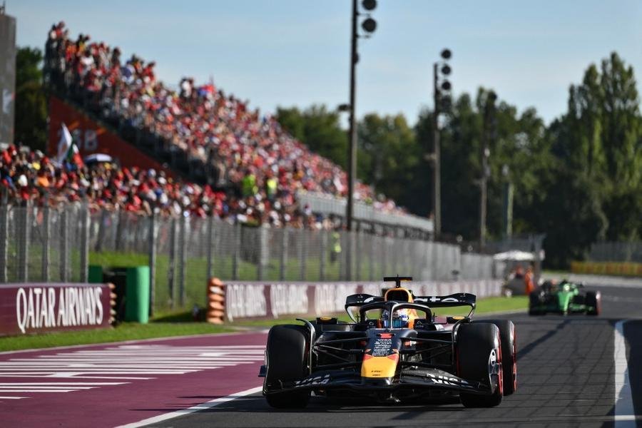 Verstappen supera Norris no fim e larga na pole no GP da It&aacute;lia de F-1