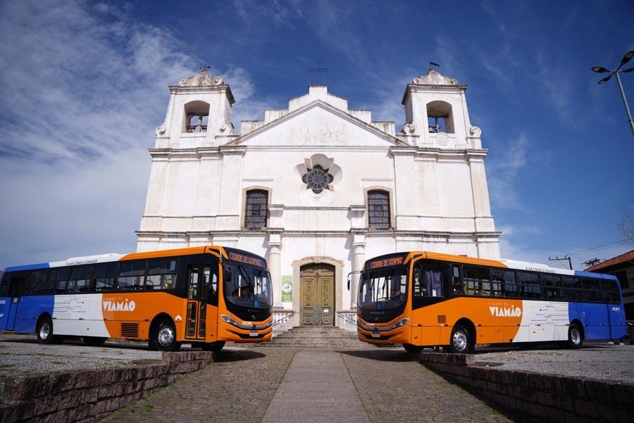 Dois dos 12  &ocirc;nibus novos devem come&ccedil;ar a circular at&eacute; dezembro na cidade
