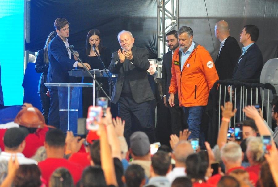 Viagem est&aacute; sendo articulada por ga&uacute;chos pr&oacute;ximos ao presidente