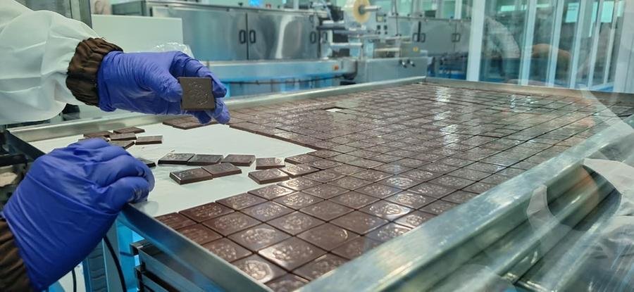 Texto estabelece a presen&ccedil;a de pelo menos 35% de s&oacute;lidos totais de cacau nos chocolates