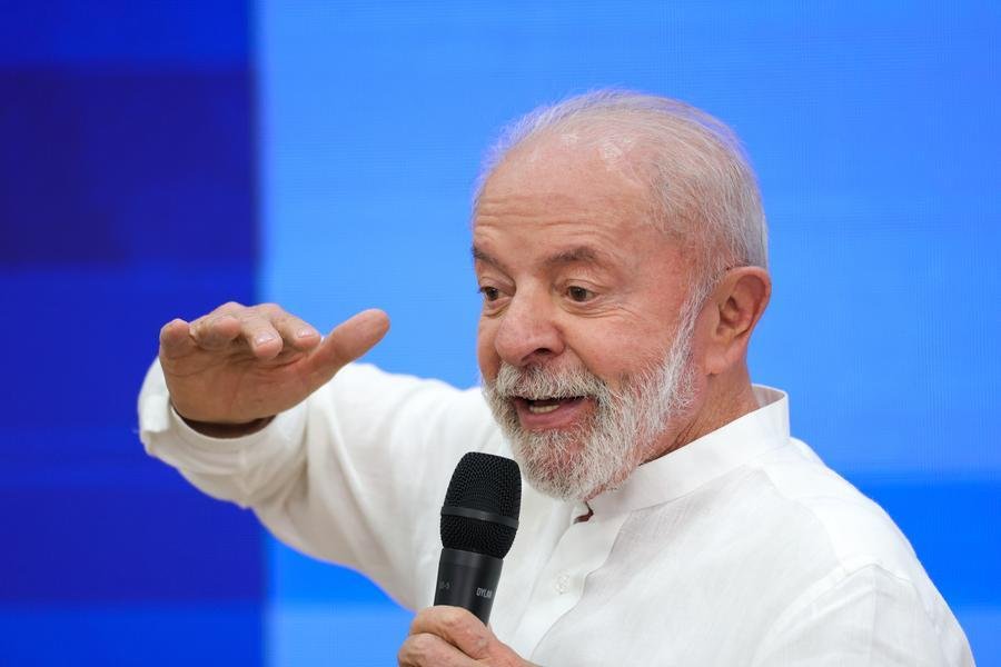 Lula afirma que Bolsonaro n&atilde;o sofre "ca&ccedil;a &agrave;s bruxas"