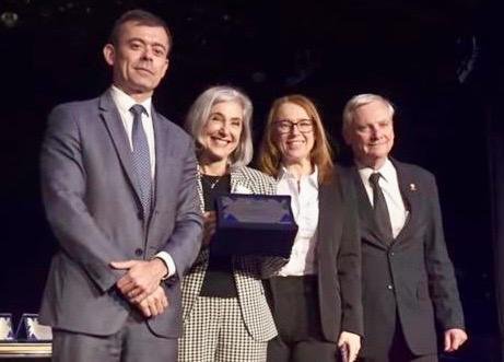 Rog&eacute;rio Ceron de Oliveira, Secret&aacute;rio do Tesouro Nacional, com Ana Pellini,&nbsp; Aline Possamai e Gilberto Bujack na entrega do pr&ecirc;mio &agrave; Secretaria da Fazenda de Porto Alegre, em Bras&iacute;lia