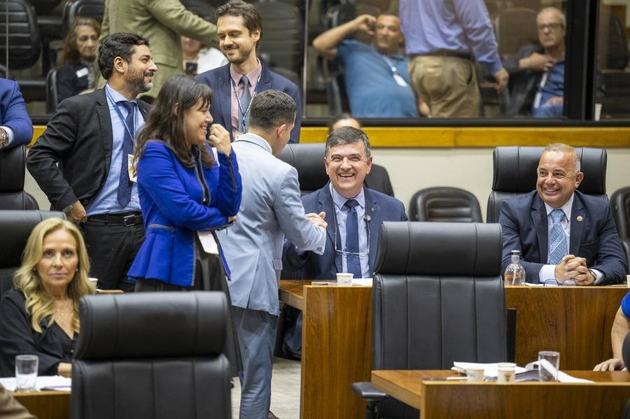 Textos foram aprovados na sess&atilde;o plen&aacute;ria desta quarta-feira