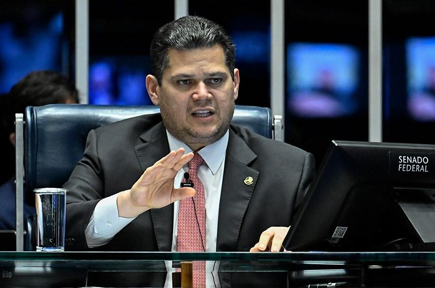Presidente do Senado atendeu um pedido do governo