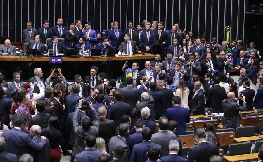 C&acirc;mara dos Deputados aprovou um requerimento de urg&ecirc;ncia para o projeto de lei de anistia