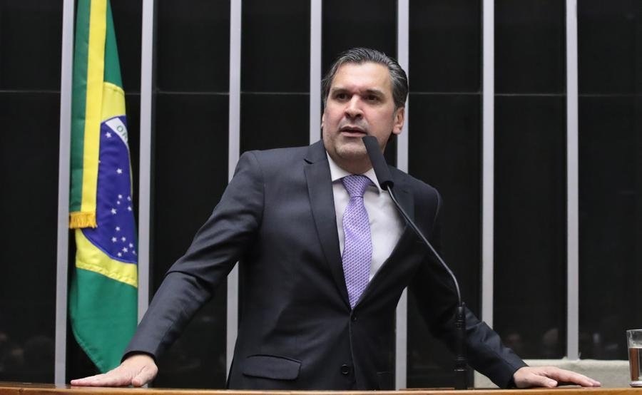 Isnaldo Bulh&otilde;es &eacute; o relato na C&acirc;mara