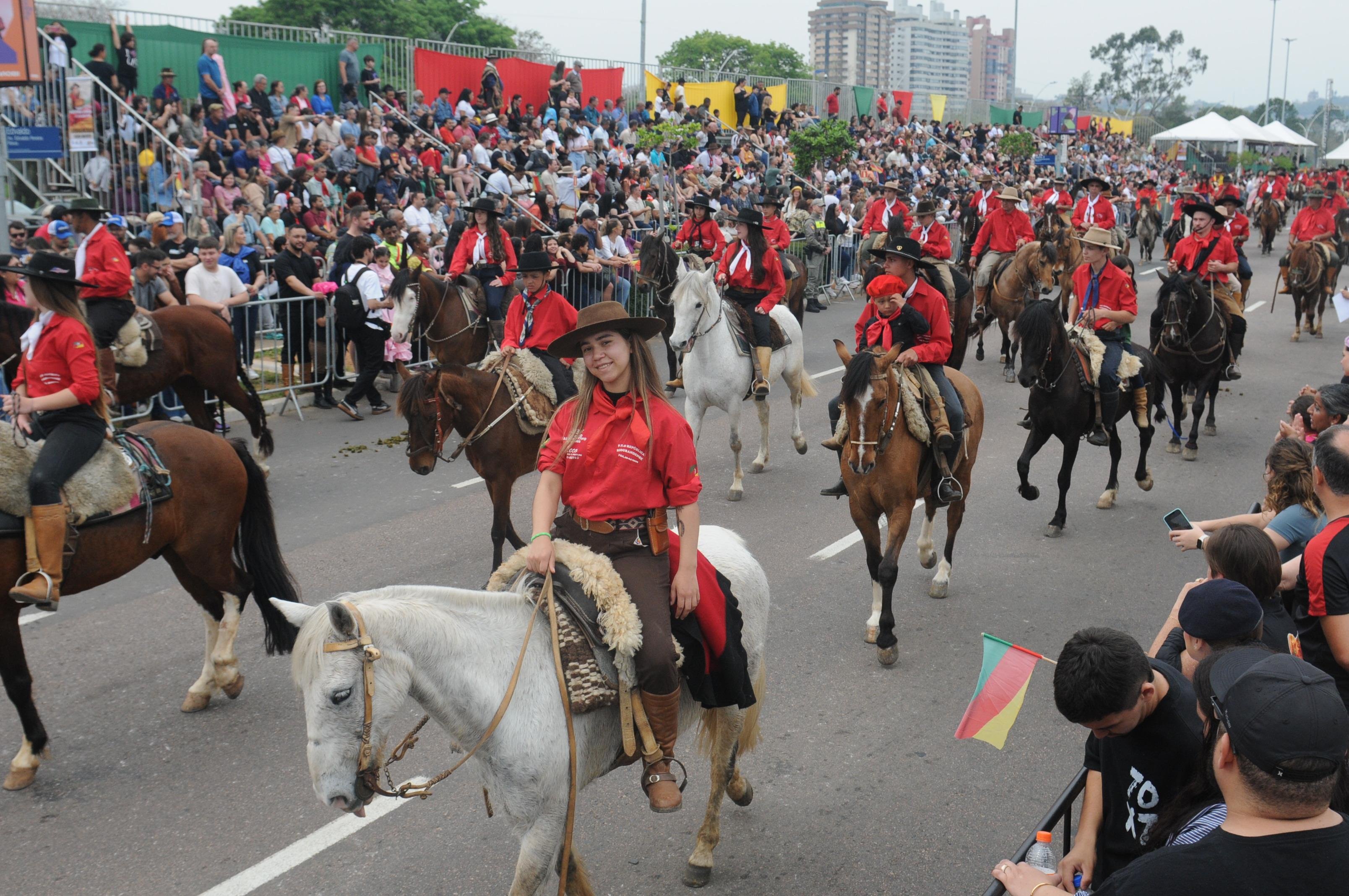 Inscri&ccedil;&otilde;es para o Desfile Farroupilha em Porto Alegre abrem na quarta-feira