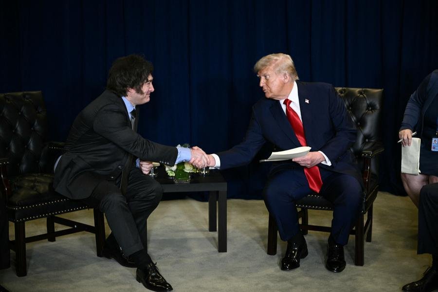 Milei articula pacote com os Estados Unidos