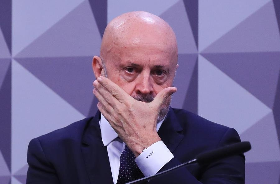 Careca do INSS se recusa a responder questionamentos de relator em CPMI