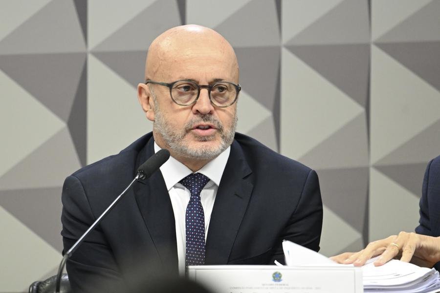 Ant&ocirc;nio Carlos Camilo Antunes presta depoimento na CPMI