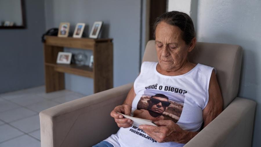 "Desaparecidos For&ccedil;ados" mostra a luta de pais for&ccedil;ados a fazer o papel do Estado e investigar, por conta pr&oacute;pria, o paradeiro de filhos que sumiram ap&oacute;s a a&ccedil;&atilde;o direta ou indireta de policiais