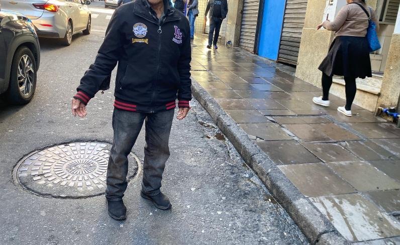"Dois homens estavam ca&iacute;dos na rua", diz testemunha de atentado no Centro Hist&oacute;rico de Porto Alegre