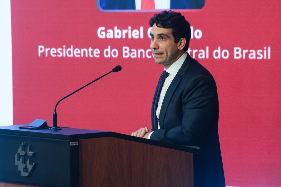 Gal&iacute;polo: "Eu acho que o Banco Central jamais falou algo diferente de que 15% n&atilde;o fosse uma taxa de juros alta. Quando voc&ecirc; compara com outros pa&iacute;ses"