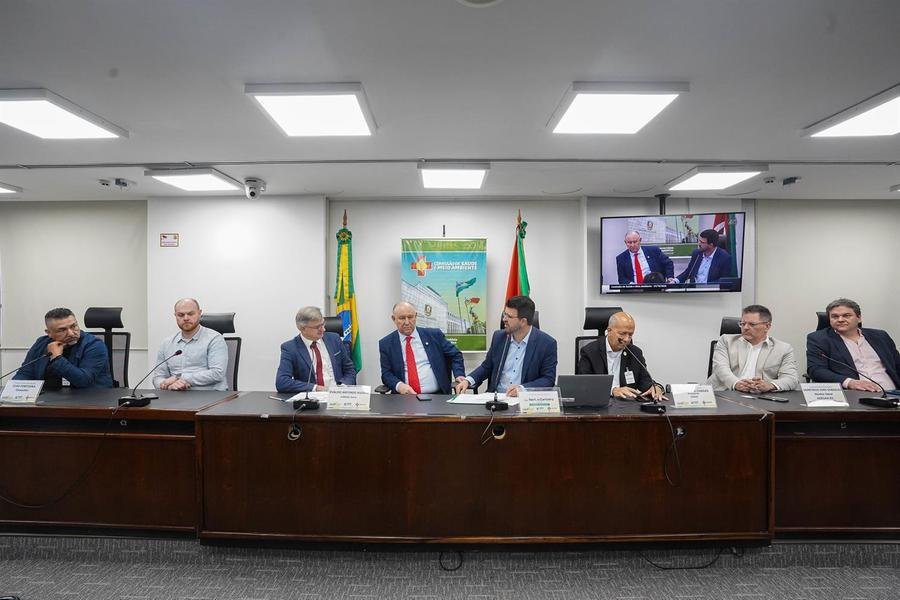 Comiss&atilde;o de Sa&uacute;de e Meio Ambiente foi respons&aacute;vel por realizar a audi&ecirc;ncia