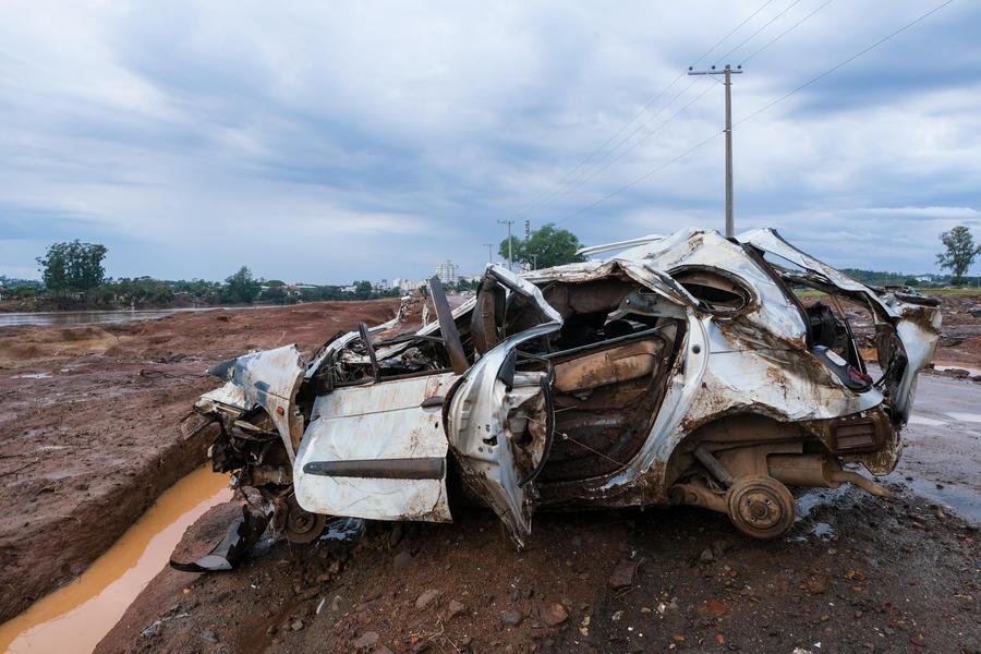Cidades foram devastadas pela for&ccedil;a da &aacute;gua