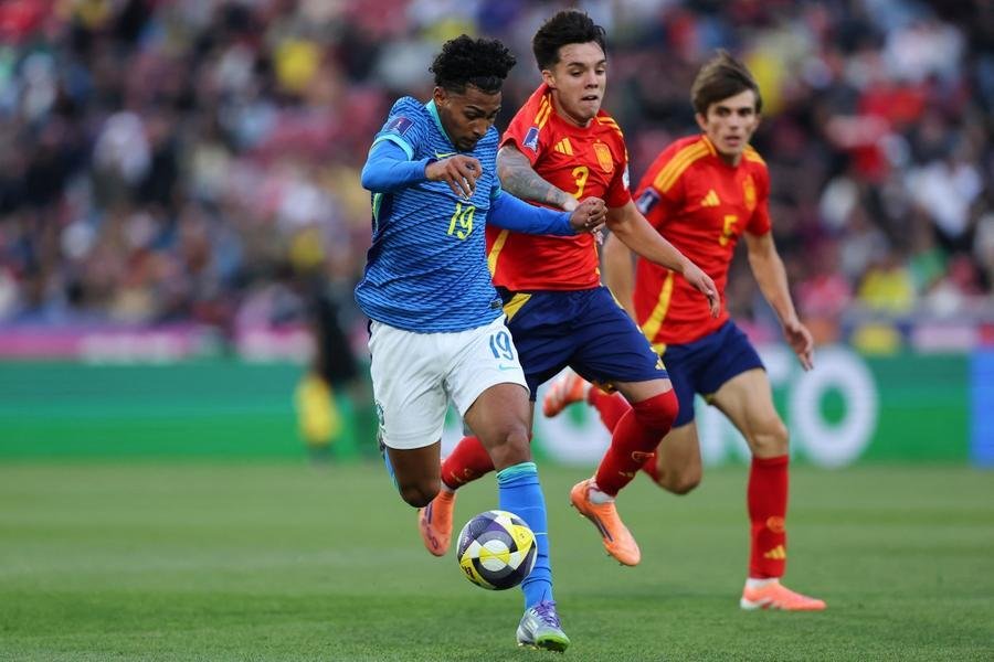Brasil perde da Espanha e cai na fase de grupos do Mundial sub-20 pela 1&ordf; vez em sua hist&oacute;ria