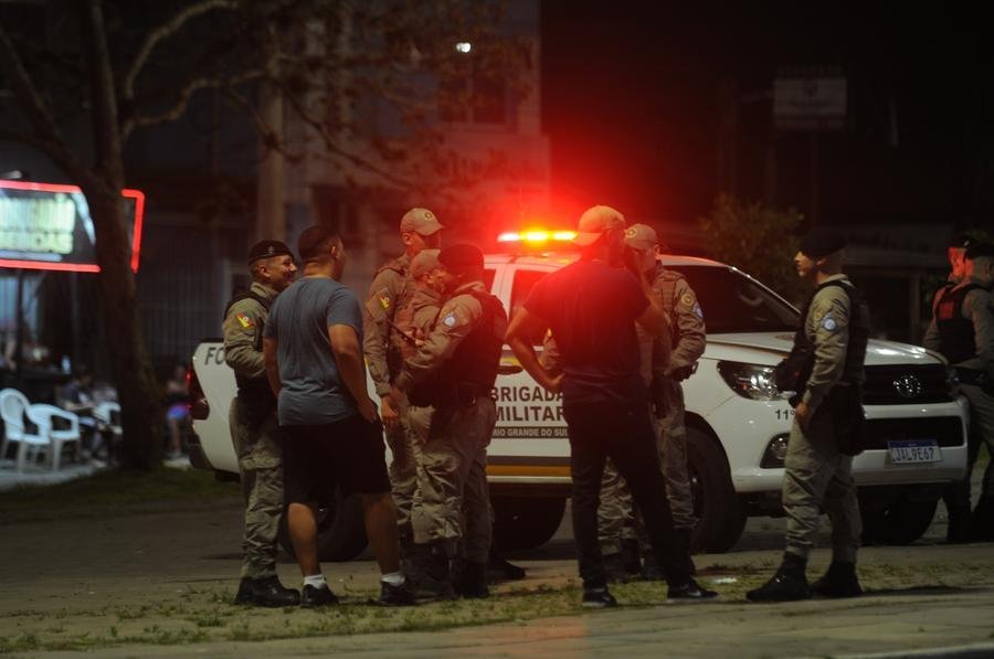 Tiroteio na Restinga deixa dois mortos e cinco feridos