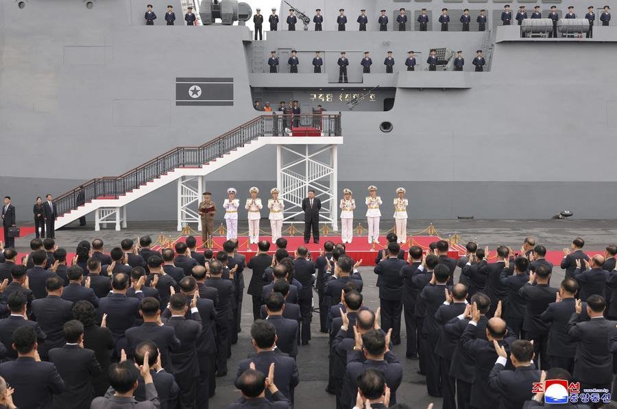 Kim Jong-un j&aacute; se comprometeu a construir um terceiro navio do mesmo tipo at&eacute; outubro de 2026