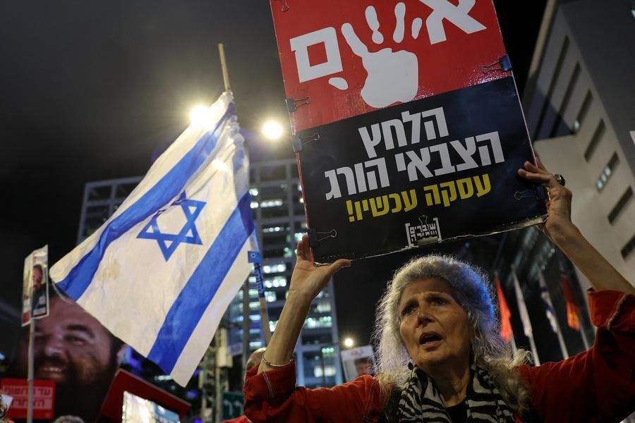 Israel acredita que 20 ref&eacute;ns ainda estejam vivos sob poder do Hamas