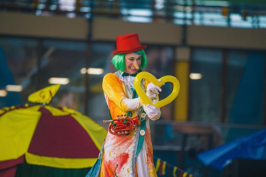 O espet&aacute;culo circense "FEESTA!" chega a Porto Alegre neste fim de semana