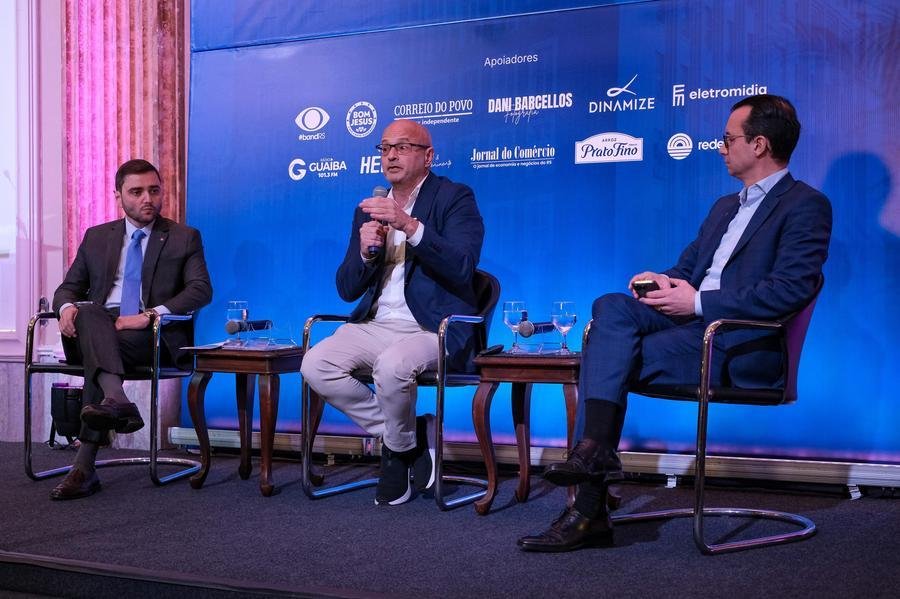 MenuPOA aborda "O futuro do RS diante do novo cen&aacute;rio global" com a participa&ccedil;&atilde;o do vice-governador Gabriel Souza, do economista Aod Cunha