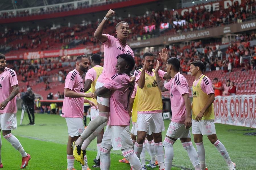 Vitinho marcou um dos gols do Inter na vit&oacute;ria sobre o Botafogo, s&aacute;bado passado