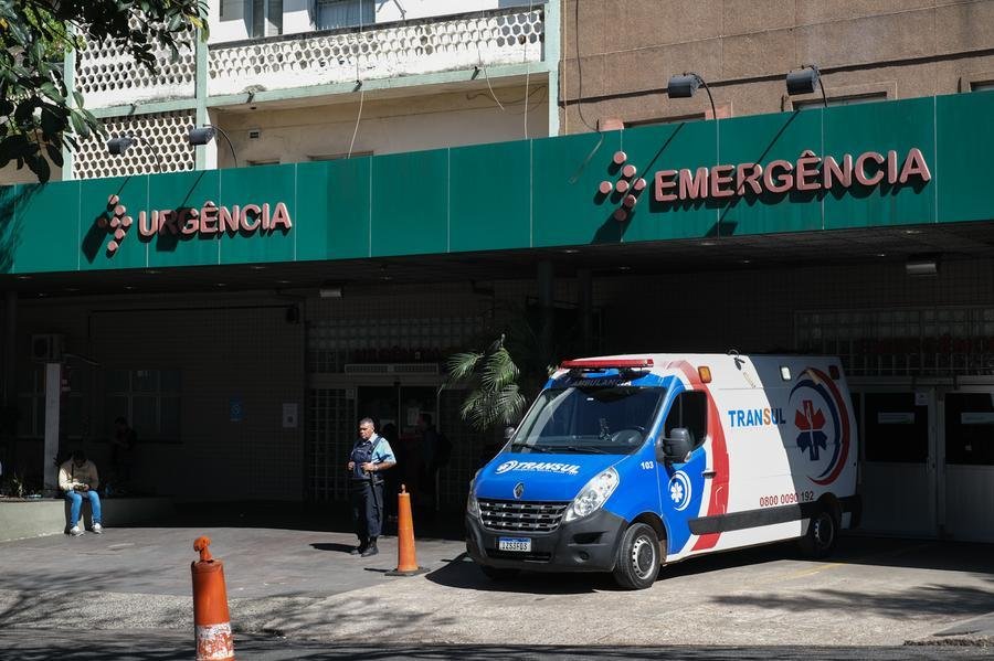 Eduarda Cunha segue internada no Hospital Cristo Redentor aguardando o resultado de exames e se recuperar das dores causadas pelo acidente