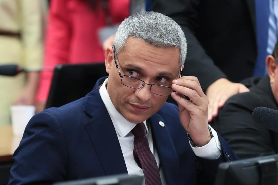 Queixa-crime diz respeito a v&iacute;deo publicado pelo deputado do PL com xingamentos a senadores e ao STF