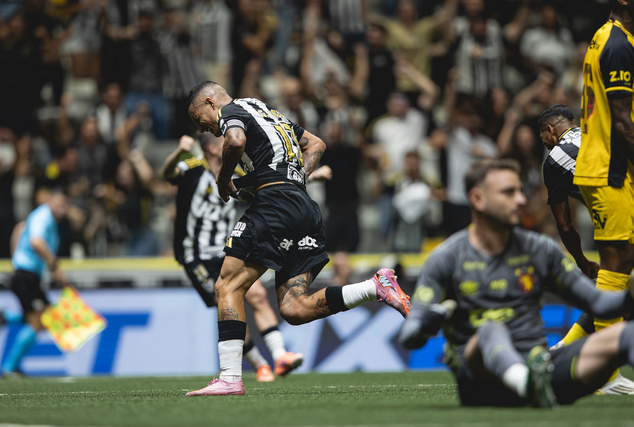 Galo respira ap&oacute;s sequ&ecirc;ncia ruim