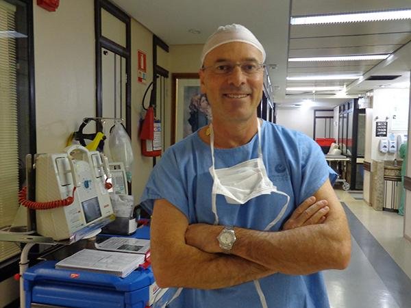 Cirurgi&atilde;o cardiovascular Eduardo Keller Saadi afirma que exames preventivos e identifica&ccedil;&atilde;o antecipada s&atilde;o essenciais para minimizar os danos