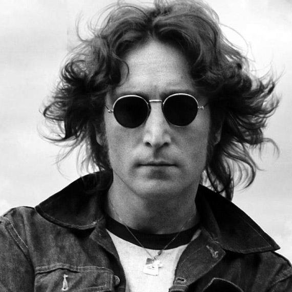 A Lei Americana de Liberdade de Informa&ccedil;&atilde;o revelou que Lennon tinha seu telefone monitorado e estava sendo seguido e o governo norte-americano