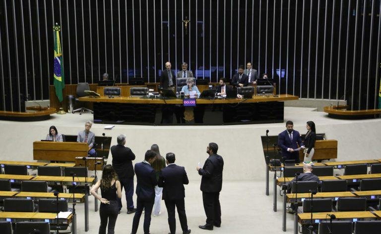 C&acirc;mara deve votar outros projetos relacionados &agrave; prote&ccedil;&atilde;o de crian&ccedil;as e adolescentes entre os dias 13 e 17 de outubro, semana seguinte ao Dia das Crian&ccedil;as