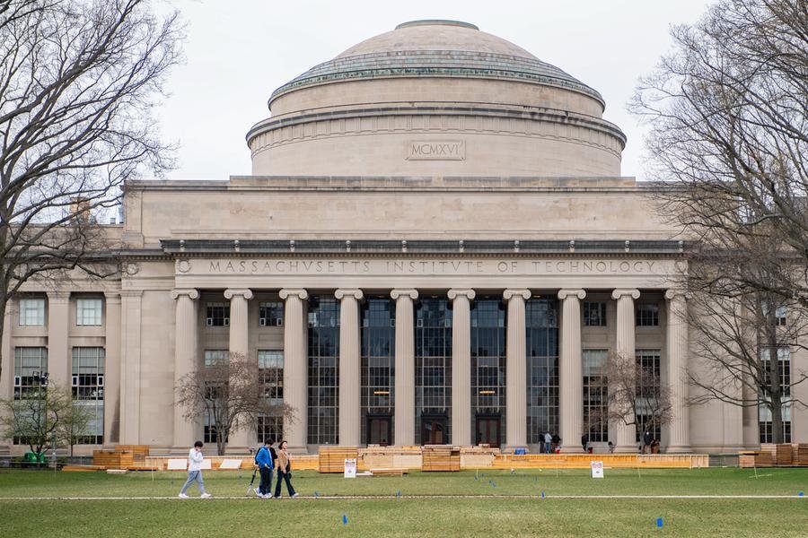 Instituto de Tecnologia de Massachusetts (MIT) tornou-se a primeira universidade dos Estados Unidos a rejeitar o plano de financiamento da Casa Branca