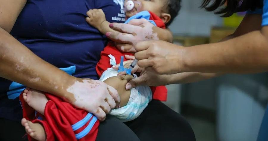 A coqueluche &eacute; uma infec&ccedil;&atilde;o respirat&oacute;ria, causada pela bact&eacute;ria Bordetella pertussis, que pode ser prevenida com a vacina&ccedil;&atilde;o