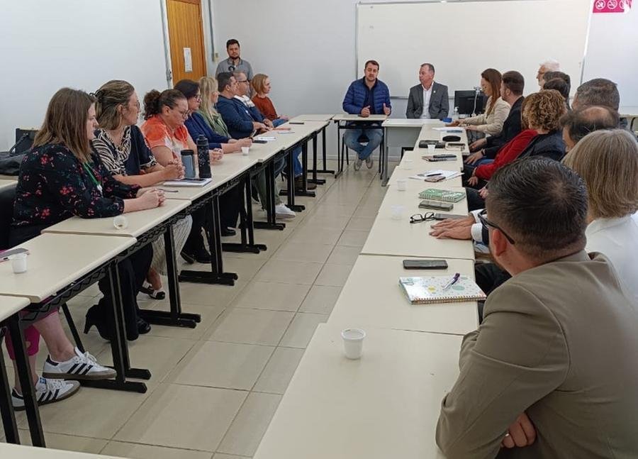O primeiro encontro aconteceu na Feevale e marcou um gesto de uni&atilde;o e coopera&ccedil;&atilde;o regional