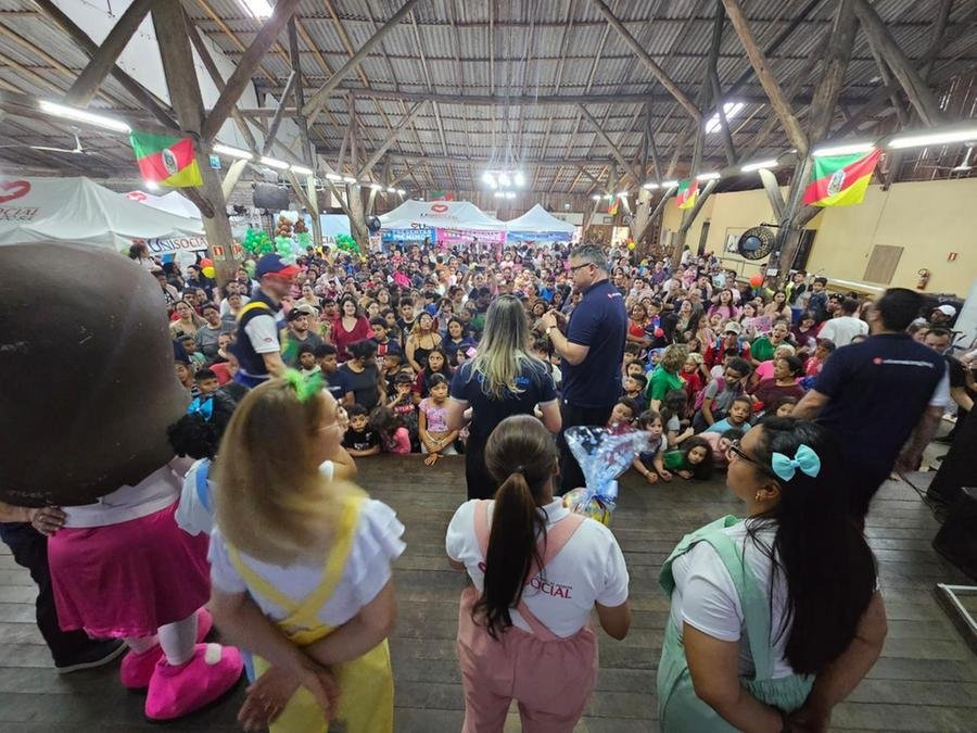 CTG Vaqueanos da Tradi&ccedil;&atilde;o reuniu 1.200 pessoas, sendo 870 crian&ccedil;as, que receberam presentes