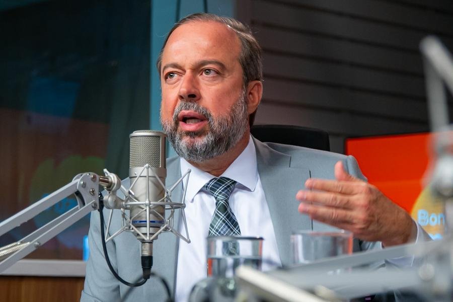Ministro Alexandre Silveira marcou presen&ccedil;a no programa &ldquo;Bom Dia, Ministro&rdquo;, na manh&atilde; desta ter&ccedil;a-feira, transmitido pelo Canal Gov