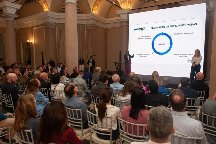 Apresenta&ccedil;&atilde;o dos resultados do Semin&aacute;rio Centro+ e compartilhamento dos avan&ccedil;os e pr&oacute;ximos passos para a revitaliza&ccedil;&atilde;o do Centro Hist&oacute;rico de Porto Alegre
